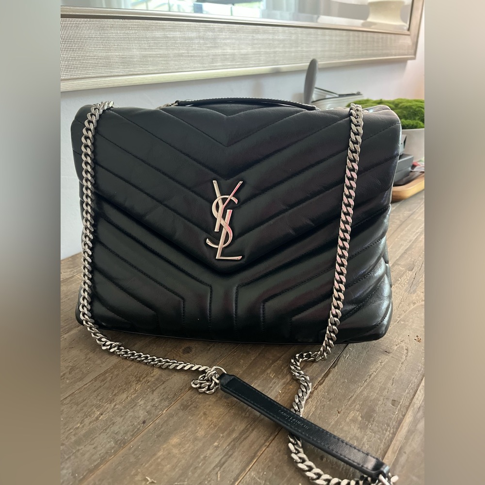 🎉YSL Loulou medium🎉